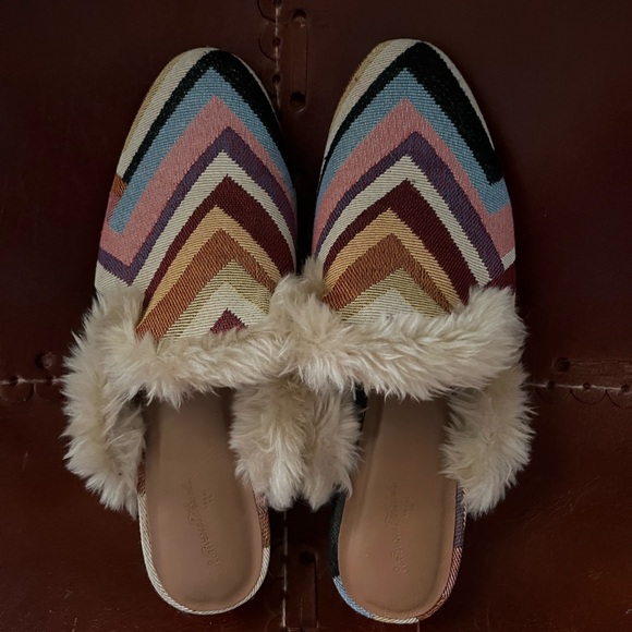 Universal Thread Multicolor Chevron Fur-Lined Mules - Picture 3 of 5